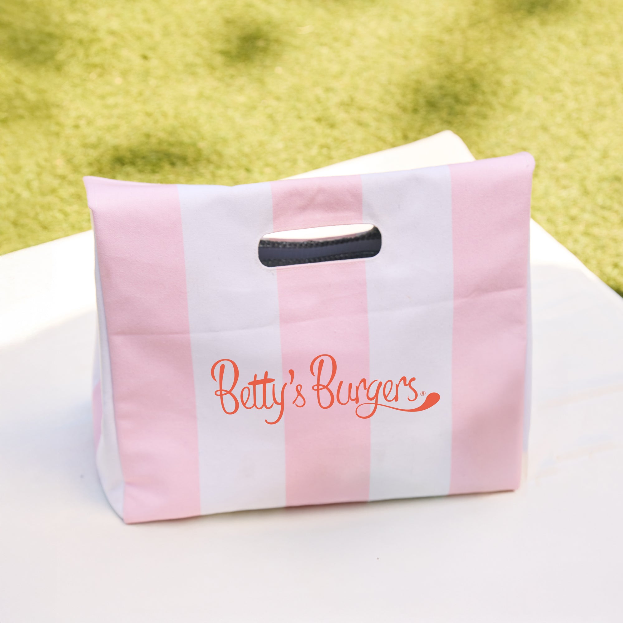 Betty's Burgers Cooler bag